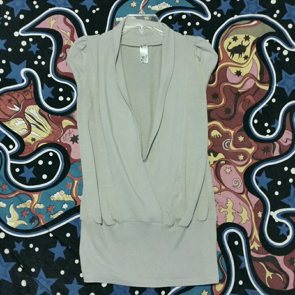 Gray Short Sleeve Pullover Deep V-Neck Sweater